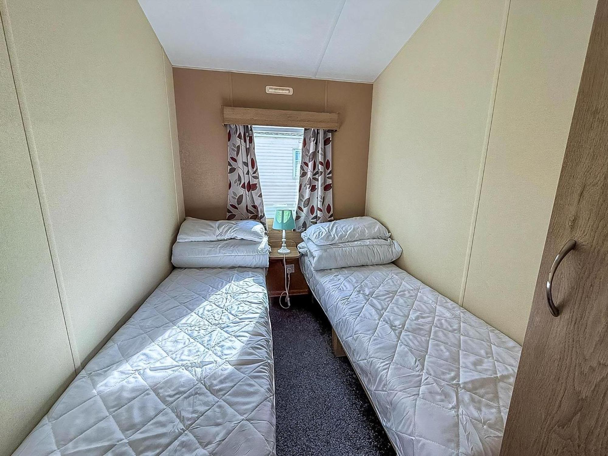 Lovely 6 Berth Caravan At Sunnydale Holiday Park Ref 35375S Louth  Exteriér fotografie